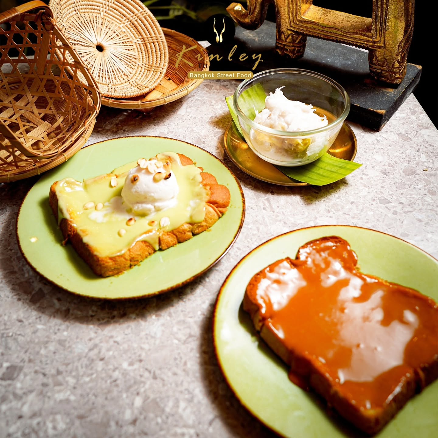 Mau dessert yang simpel tapi nikmat? Roti bakar di Kinley Bistro jawabannya!  Toppingnya beragam, rasanya bikin ketagihan. Perfect banget buat pencuci mulut atau camilan sore. Yuk, mampir dan coba sekarang! 🇹🇭️

Rasakan kelezatan otentik di @kinleybistro! Kami hanya menggunakan bahan alami tanpa perasa atau bubuk buatan. Semua diolah dengan bahan segar, termasuk santan segar yang dipersiapkan setiap hari. Nikmati kualitas yang bisa Anda rasakan di setiap gigitan! 🥥