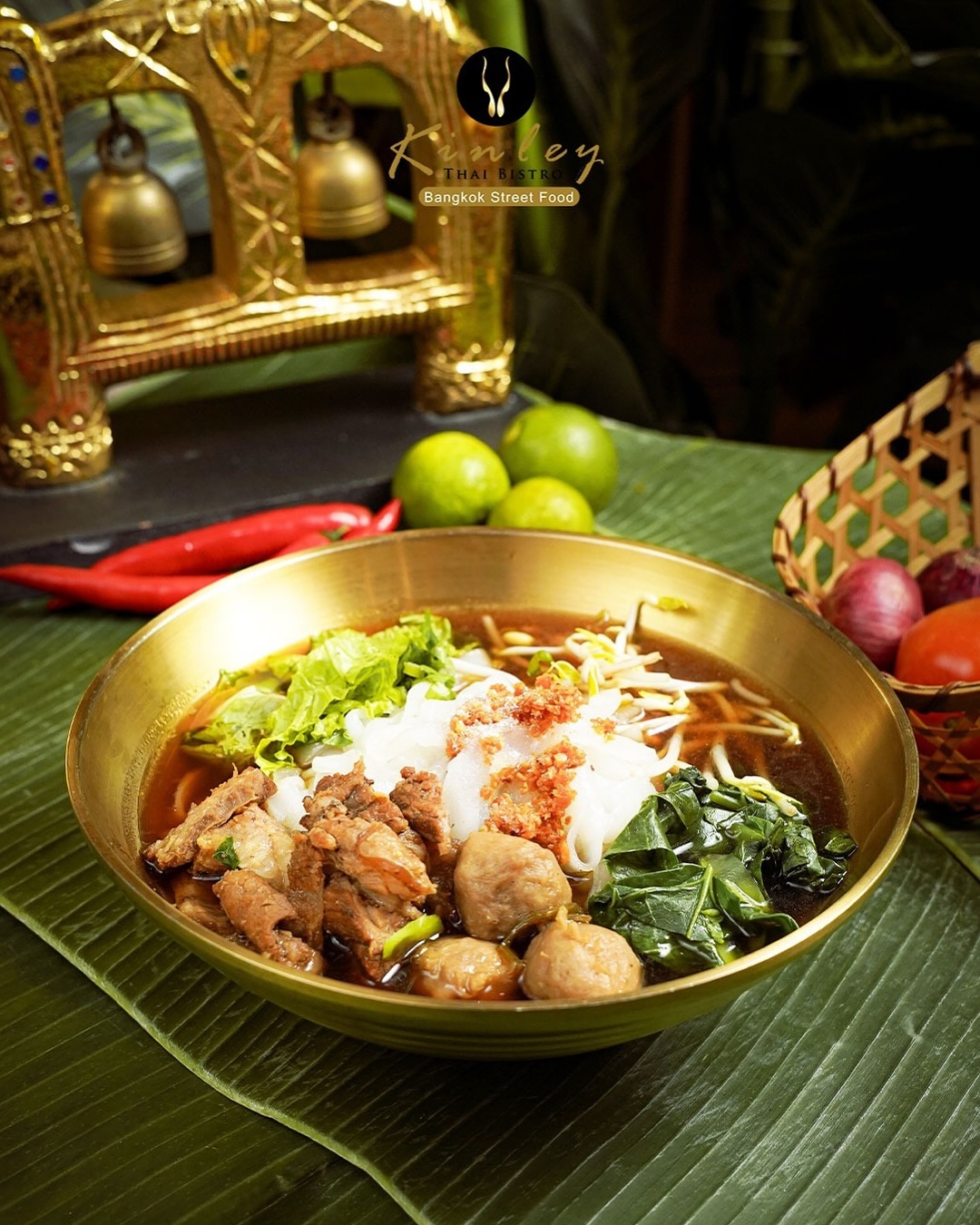 Berani Coba Makanan Thailand?

Jangan cuma makan yang itu-itu aja! Saatnya eksplorasi rasa baru dengan makanan Thailand otentik di Kinley Thai Bistro! 🇹🇭

‍ Dimasak langsung oleh Thai Masterchef dengan bahan segar berkualitas, setiap hidangan di Kinley adalah perpaduan rasa yang kaya dan menggugah selera!

Rasakan kelezatan otentik di @kinleybistro! Kami hanya menggunakan bahan alami tanpa perasa atau bubuk buatan. Semua diolah dengan bahan segar, termasuk santan segar yang dipersiapkan setiap hari. Nikmati kualitas yang bisa Anda rasakan di setiap gigitan! 🥥

 Tag teman yang harus coba makan di sini!
