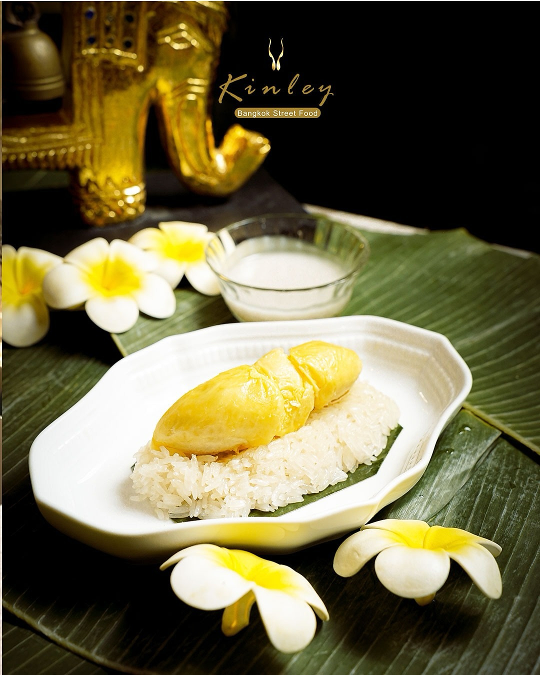 Sudah coba Pulut Durian Kinley?
Rasakan cita rasa autentik Thailand di Kinley Thai Bistro! ‍
Sejak 2014, kami menghadirkan masakan Thailand otentik dengan bahan segar berkualitas, langsung dari dapur Thai Masterchef kami!  Setiap suapan adalah petualangan rasa yang kaya rempah dan menggugah selera! 🤩

Rasakan kelezatan otentik di @kinleybistro! Kami hanya menggunakan bahan alami tanpa perasa atau bubuk buatan. Semua diolah dengan bahan segar, termasuk santan segar yang dipersiapkan setiap hari. Nikmati kualitas yang bisa Anda rasakan di setiap gigitan! 🥥

 Tag teman yang harus coba makan di sini!