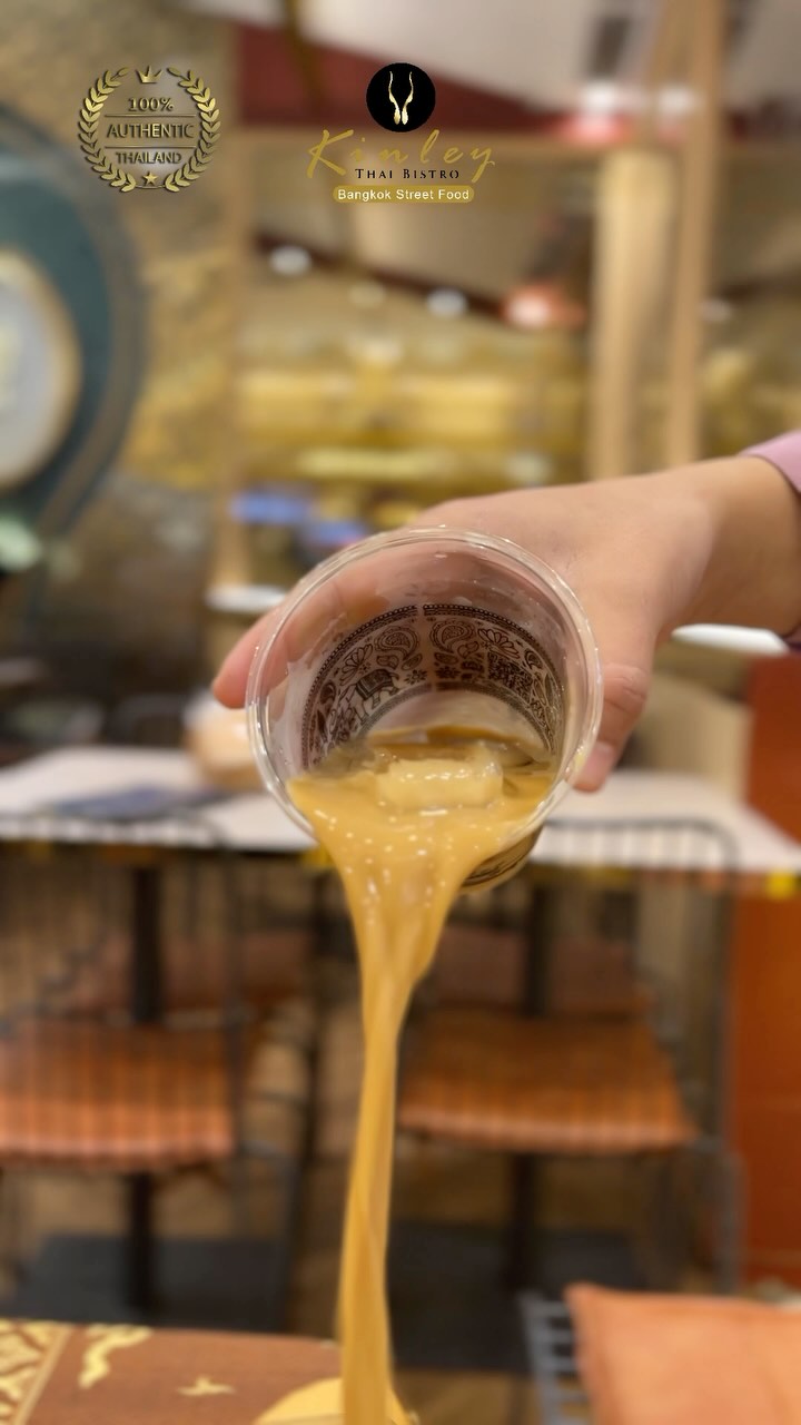 Calling all coffee lovers!!!
Siap kenalan dengan kopi yang beda?
Thai Iced Black Coffee hadir dengan cita rasa kopi yang clean, strong, dan menyegarkan bikin hari kamu lebih fokus dan fresh!
📸 Tag kami kalau kamu udah coba ya!
Siap berpetualang dengan rasa baru? Yuk, datang ke @kinleybistro dan eksplorasi menu favoritmu! Semua diolah dengan bahan segar, termasuk santan segar yang dipersiapkan setiap hari. Nikmati kualitas yang bisa Anda rasakan di setiap gigitan! 🥥
Tag teman yang harus coba makan di sini!