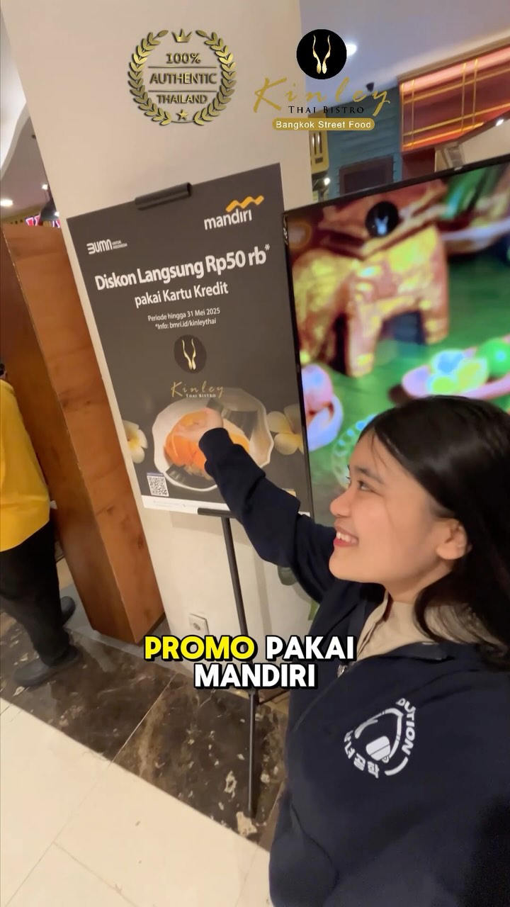 Tadi siang keliling mall niatnya cuci mata...
Tapi malah cuci perut di Kinley Thai Bistro
Lagi lapar banget dan pas banget ada diskon Rp50.000 buat pengguna Mandiri, cukup belanja Rp300.000.
Langsung deh pesen banyak, maklum abis keliling Sun Plaza Mall
Promo ini sampai 31 Mei ya, dan cuma bisa dipakai 1 kali transaksi perhari.
Worth it banget!
Gas lah ke Kinley!!
Rasakan kelezatan otentik di @kinleybistro! Kami hanya menggunakan bahan alami tanpa perasa atau bubuk buatan. Semua diolah dengan bahan segar, termasuk santan segar yang dipersiapkan setiap hari. Nikmati kualitas yang bisa Anda rasakan di setiap gigitan! 🥥
Tag teman yang harus coba makan di sini!