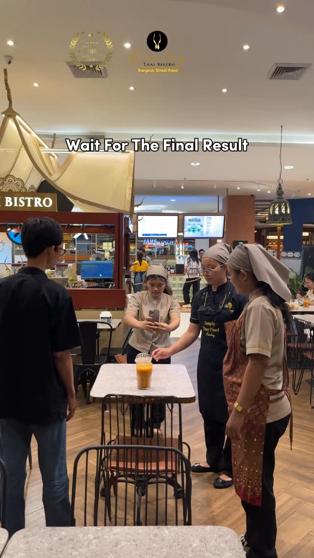 Liat lah bagaimana staff Kinley bikin konten agar tamu terhibur. Jangan lupa langsung datang ke Kinley ya
Kita tungguin loh 😬
Rasakan kelezatan otentik di @kinleybistro!
Kami hanya menggunakan bahan alami tanpa perasa atau bubuk buatan. Semua diolah dengan bahan segar, termasuk santan segar yang dipersiapkan setiap hari. Nikmati kualitas yang bisa Anda rasakan di setiap gigitan! 🥥
Tag teman yang harus coba makan di sini!