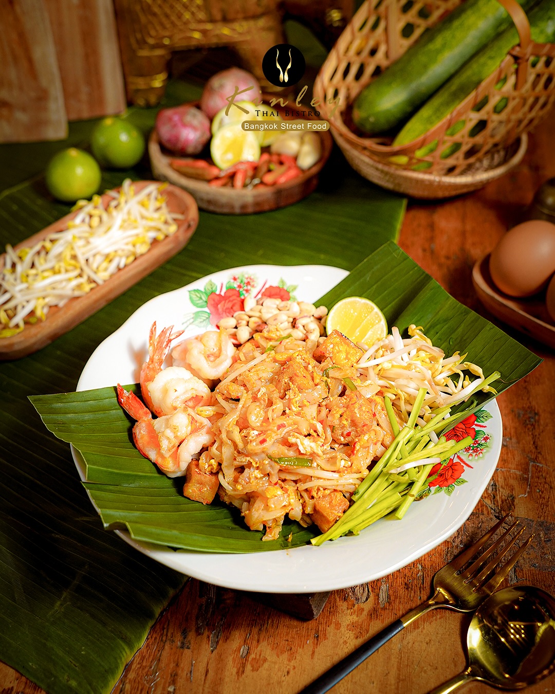 Kalau soal authentic Thai food, enaknya di Kinley tuh gak bisa digantikan

Rasakan kelezatan otentik di @kinleybistro! Kami hanya menggunakan bahan alami tanpa perasa atau bubuk buatan. Semua diolah dengan bahan segar, termasuk santan segar yang dipersiapkan setiap hari. Nikmati kualitas yang bisa Anda rasakan di setiap gigitan! 🥥

 Tag teman yang harus coba makan di sini!