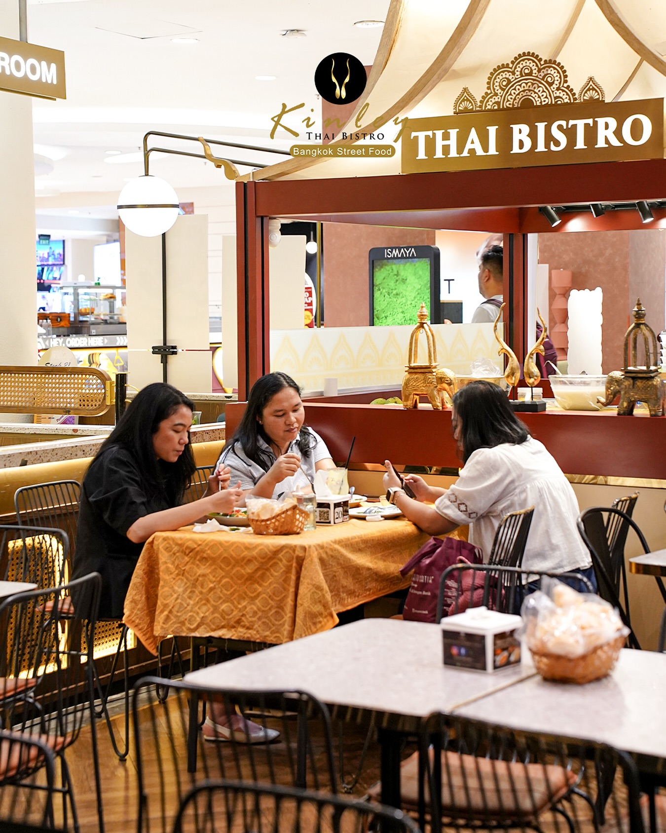 Biar dapet energi positif satu kantor, ajak semua makan di Kinley! Dijamin pulang kerja tetap senyum

Rasakan kelezatan otentik di @kinleybistro! Kami hanya menggunakan bahan alami tanpa perasa atau bubuk buatan. Semua diolah dengan bahan segar, termasuk santan segar yang dipersiapkan setiap hari. Nikmati kualitas yang bisa Anda rasakan di setiap gigitan! 🥥

 Tag teman yang harus coba makan di sini!