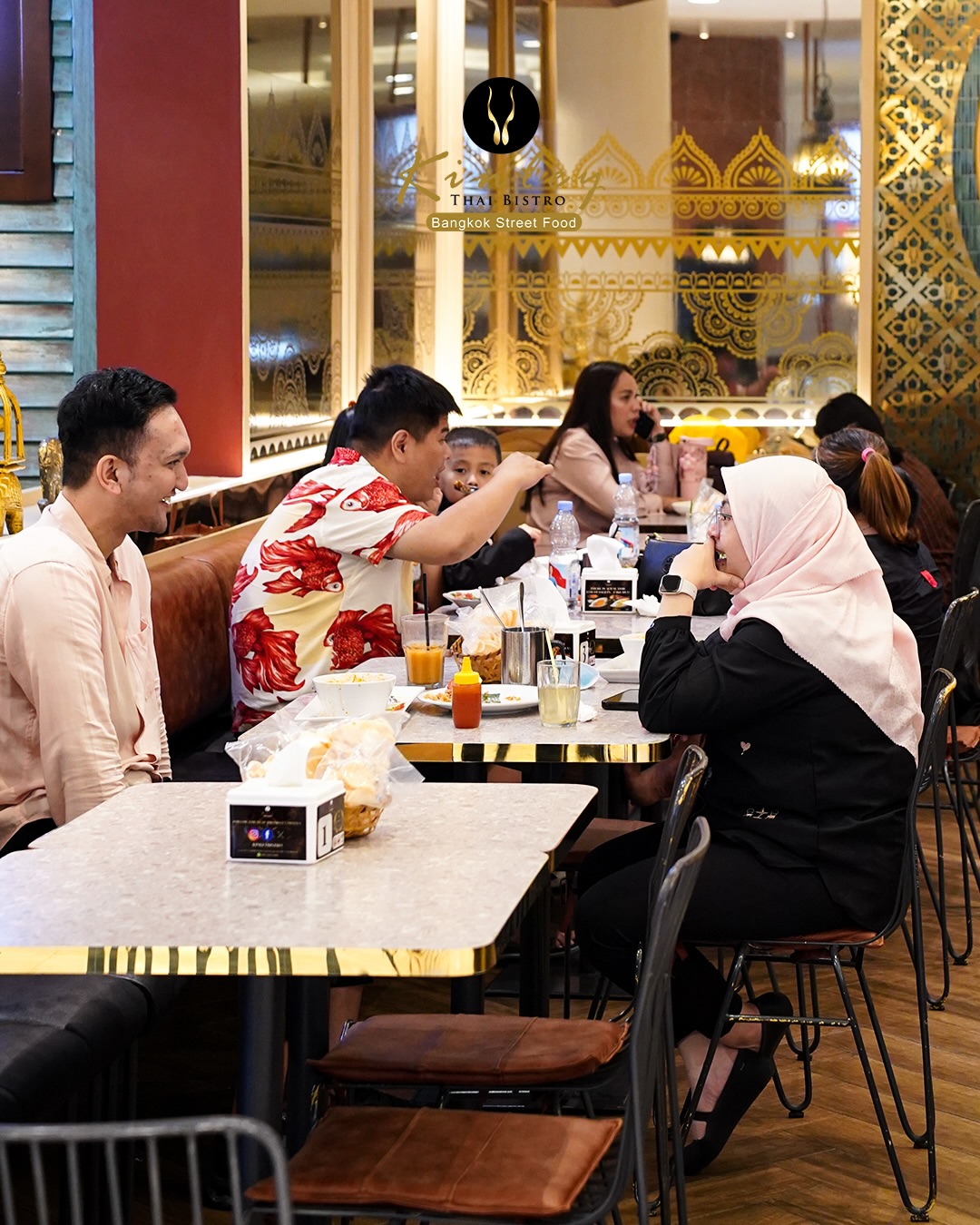 Ngumpul sama bestie di Kinley tuh rasanya kayak short escape ke Thailand.
Suasana tropis, makanan wangi rempah, dan vibes yang bikin hati happy

Rasakan kelezatan otentik di @kinleybistro! Kami hanya menggunakan bahan alami tanpa perasa atau bubuk buatan. Semua diolah dengan bahan segar, termasuk santan segar yang dipersiapkan setiap hari. Nikmati kualitas yang bisa Anda rasakan di setiap gigitan! 🥥

 Tag teman yang harus coba makan di sini!