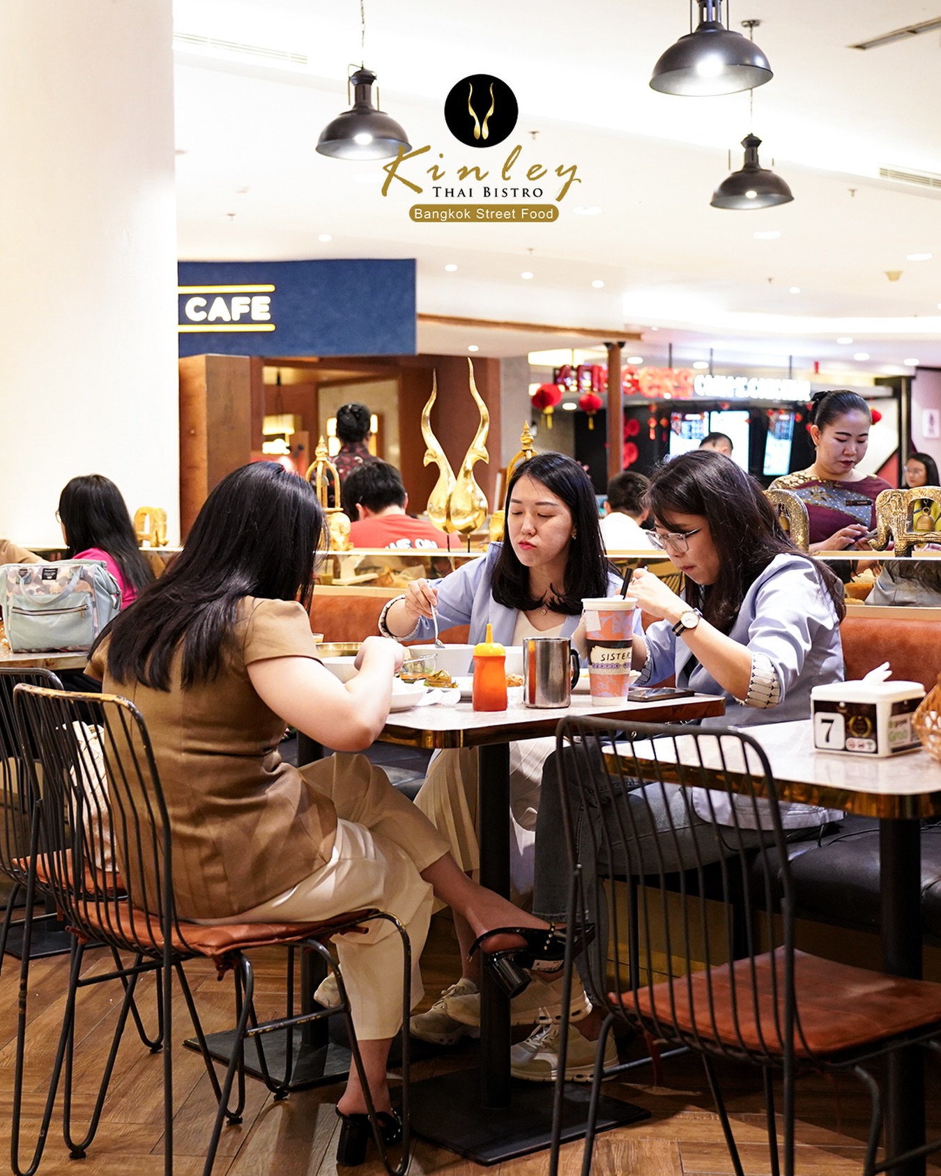 Jadikan momen makan bersama lebih berkesan di Kinley Authentic Thailand
Rasa asli, suasana nyaman, cerita tak terlupakan.
Rasakan kelezatan otentik di @kinleybistro! Kami hanya menggunakan bahan alami tanpa perasa atau bubuk buatan. Semua diolah dengan bahan segar, termasuk santan segar yang dipersiapkan setiap hari. Nikmati kualitas yang bisa Anda rasakan di setiap gigitan! 🥥
Tag teman yang harus coba makan di sini!