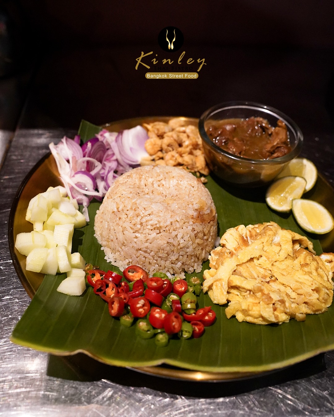 Authentic Thailand, rasa yang konsisten, dan bikin nagih

Rasakan kelezatan otentik di @kinleybistro! Kami hanya menggunakan bahan alami tanpa perasa atau bubuk buatan. Semua diolah dengan bahan segar, termasuk santan segar yang dipersiapkan setiap hari. Nikmati kualitas yang bisa Anda rasakan di setiap gigitan! 🥥

 Tag teman yang harus coba makan di sini!
