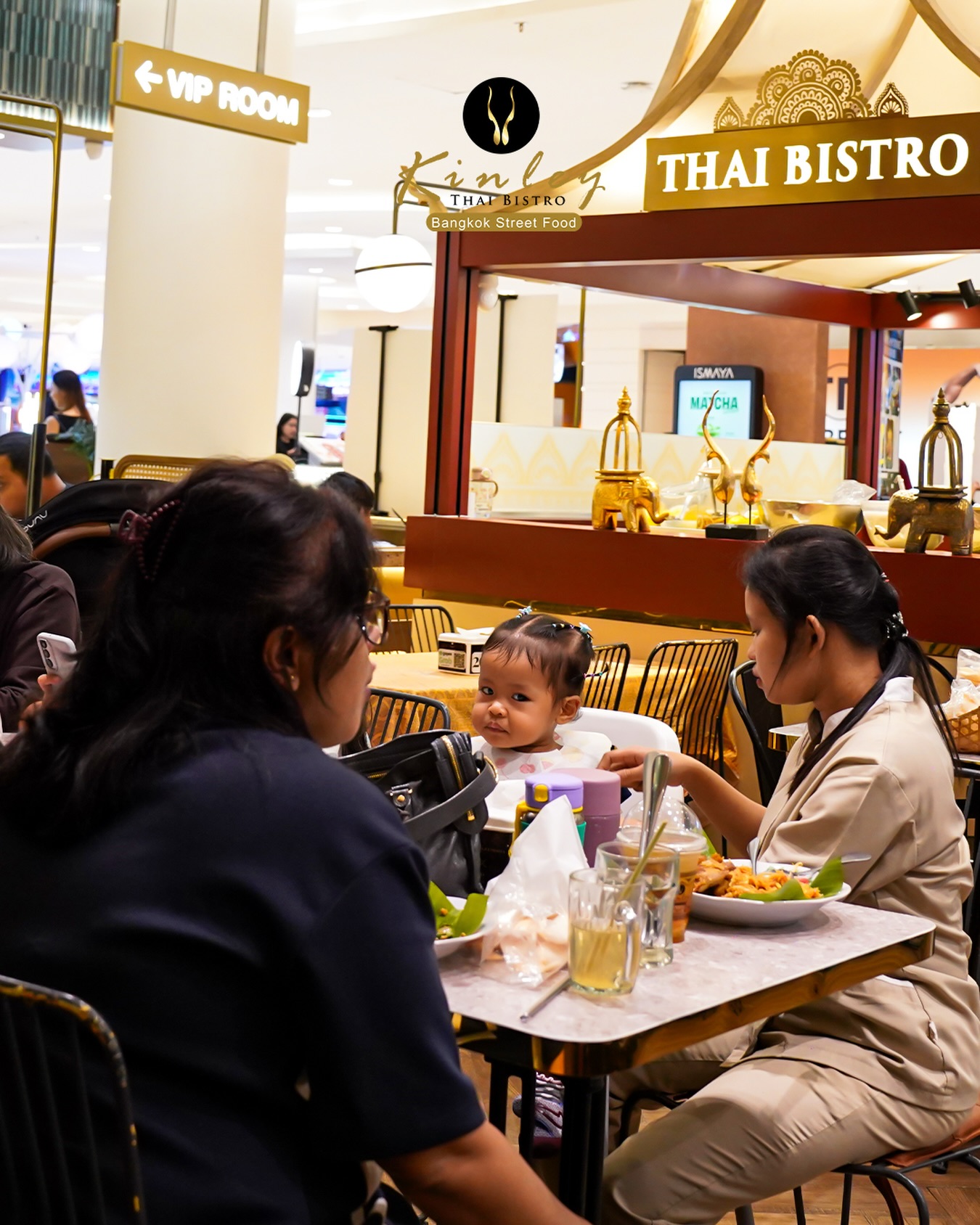 Definisi authentic yang sebenarnya. Kinley berhasil menangkap esensi Thailand dalam setiap piringnya
Rasakan kelezatan otentik di @kinleybistro! Kami hanya menggunakan bahan alami tanpa perasa atau bubuk buatan. Semua diolah dengan bahan segar, termasuk santan segar yang dipersiapkan setiap hari. Nikmati kualitas yang bisa Anda rasakan di setiap gigitan! 🥥
Tag teman yang harus coba makan di sini!