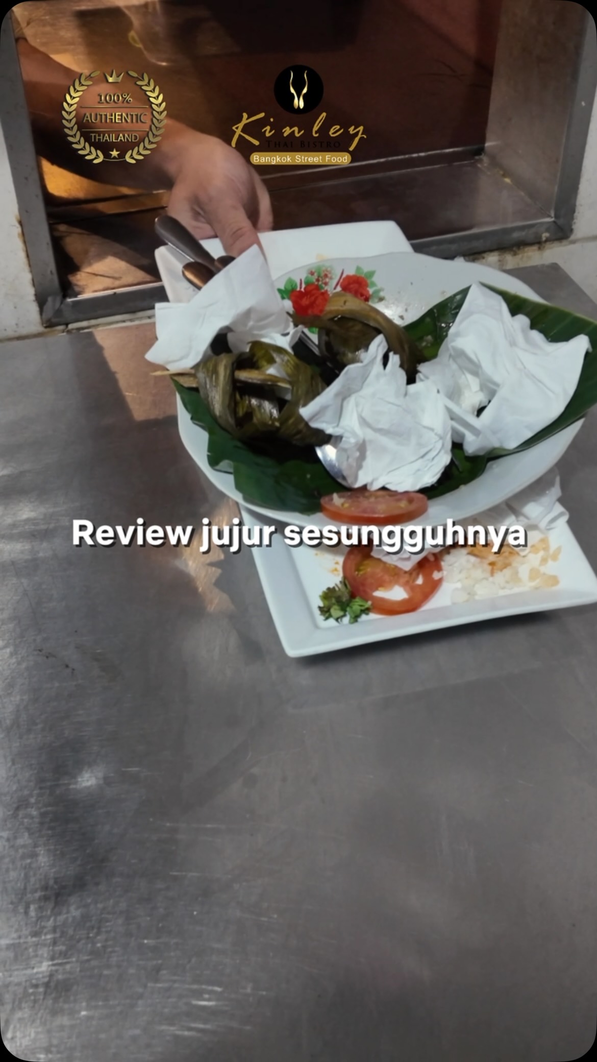 Kalau makanannya sampai habis, berarti rasanya memang nggak perlu diragukan lagi. 

Rasakan kelezatan otentik di @kinleybistro! Kami hanya menggunakan bahan alami tanpa perasa atau bubuk buatan. Semua diolah dengan bahan segar, termasuk santan segar yang dipersiapkan setiap hari. Nikmati kualitas yang bisa Anda rasakan di setiap gigitan! 🥥
 Tag teman yang harus coba makan di sini!